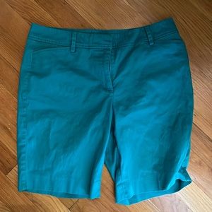 Talbots short, size 6